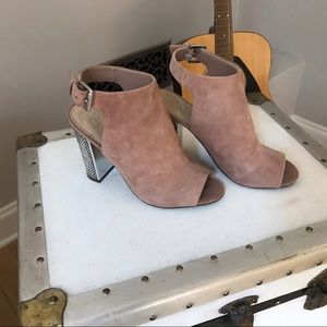 Guess Natural Suede Mules. Size 6.5. EUC